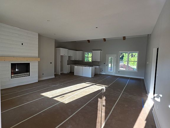 2nd image of 468 Bob Thomas Rd