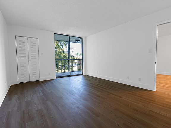 5th image of 3121 NW 47th Terrace #315