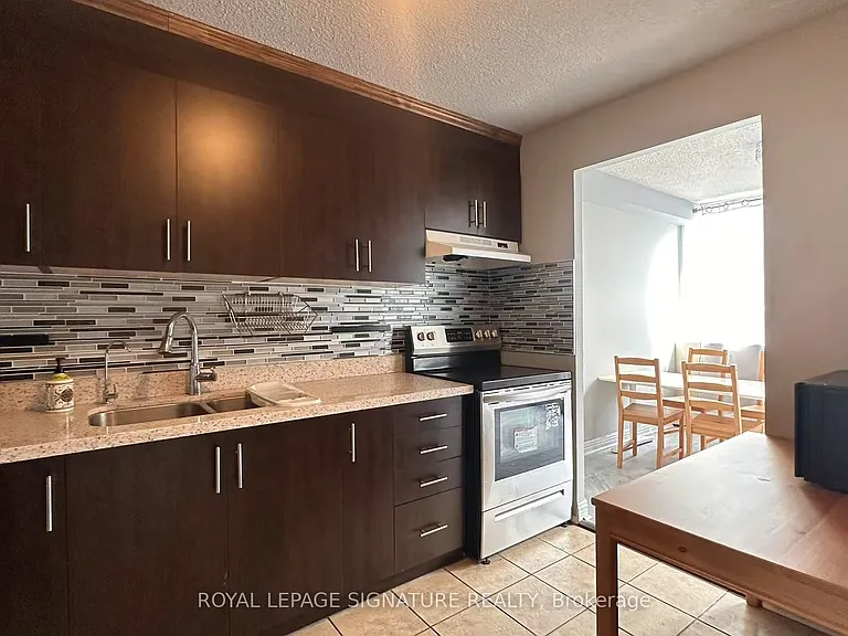 2121 Roche Ct #109 — Photo 3