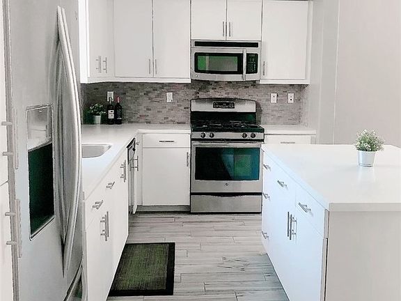 4th image of 630 Chandler Walk