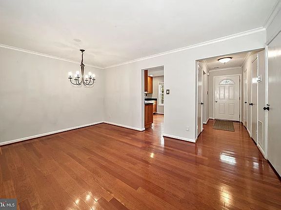 3rd image of 128 Bent Twig Ln