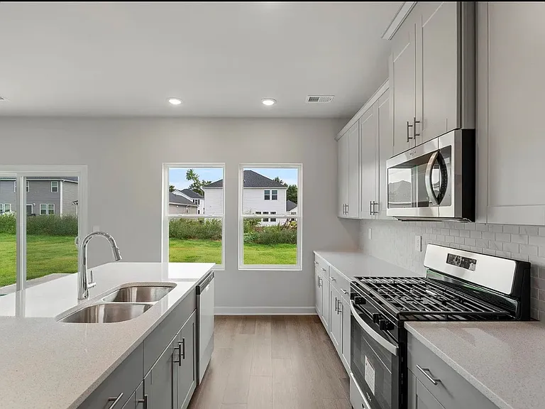 652 Orsman Trl — Photo 12