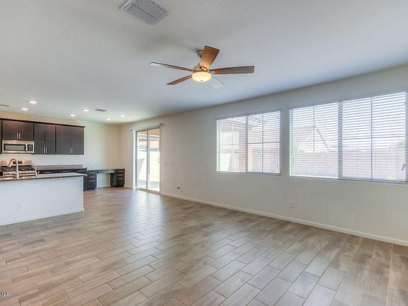 5th image of 1119 E Aberdeen Dr