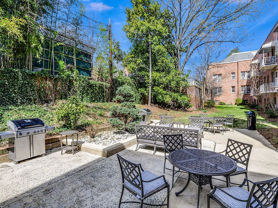 Courtyard with grills
