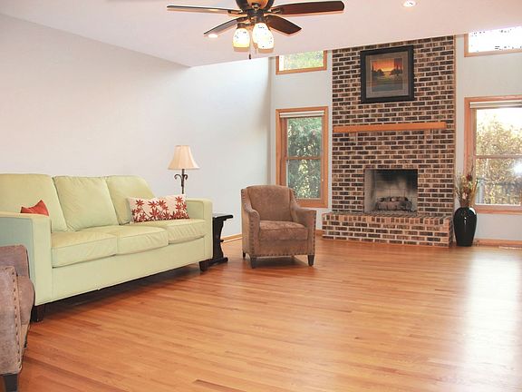 2nd image of 214 Villa Circle Dr #19