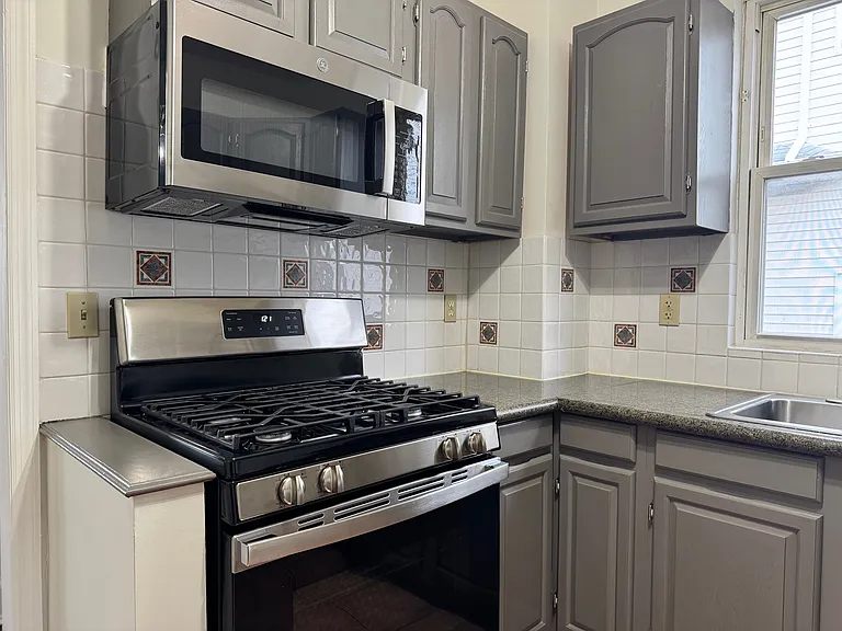 426 Columbia Ave #2 — Photo 6