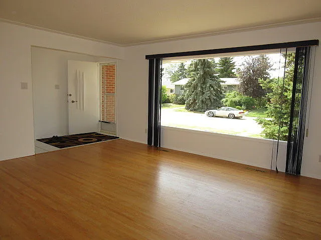 4615 117a St NW — Photo 15