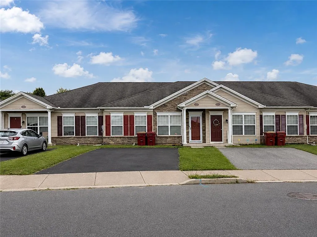 2 bed, 1.0 bath, 1040 sqft, $2,500 — Photo 2