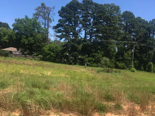 Meadow Ln, Lone Star, TX 75668