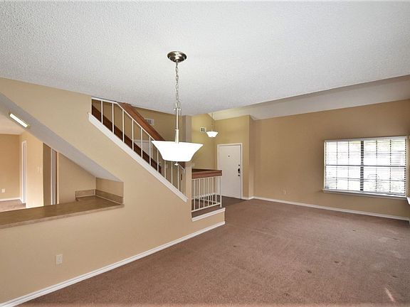 4th image of 2513 Livingston Ln