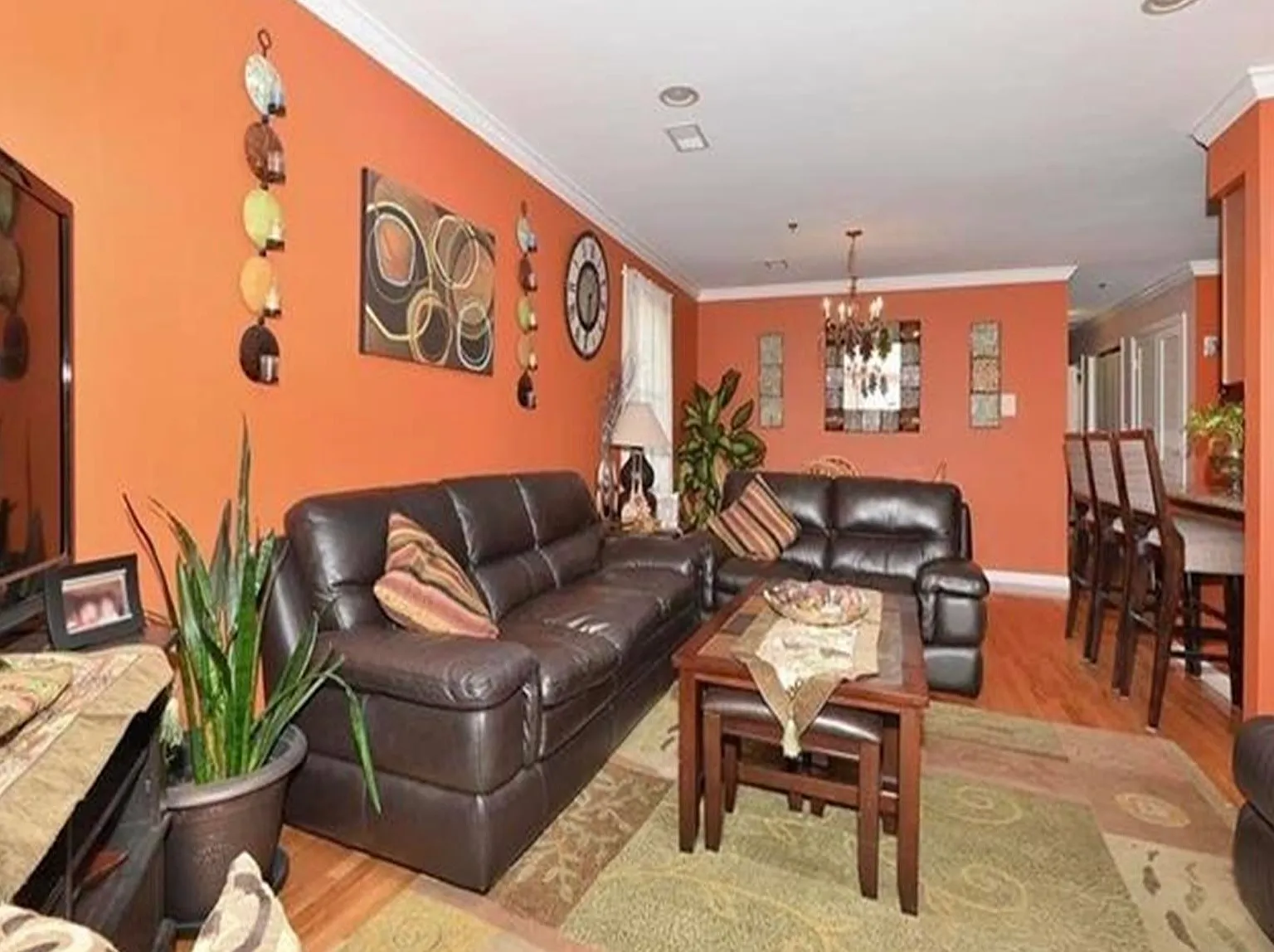 3 bed, 2.0 bath, 1178 sqft, $2,800 — Photo 2