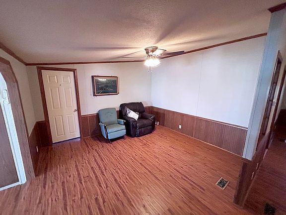 4th image of 3230 Rex Rd