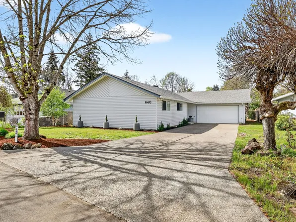 640 Stonehill Dr, Gladstone, OR 97027