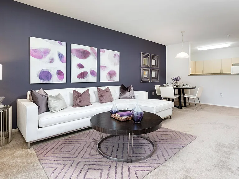 La Jolla Crossroads Apartments — Photo 35