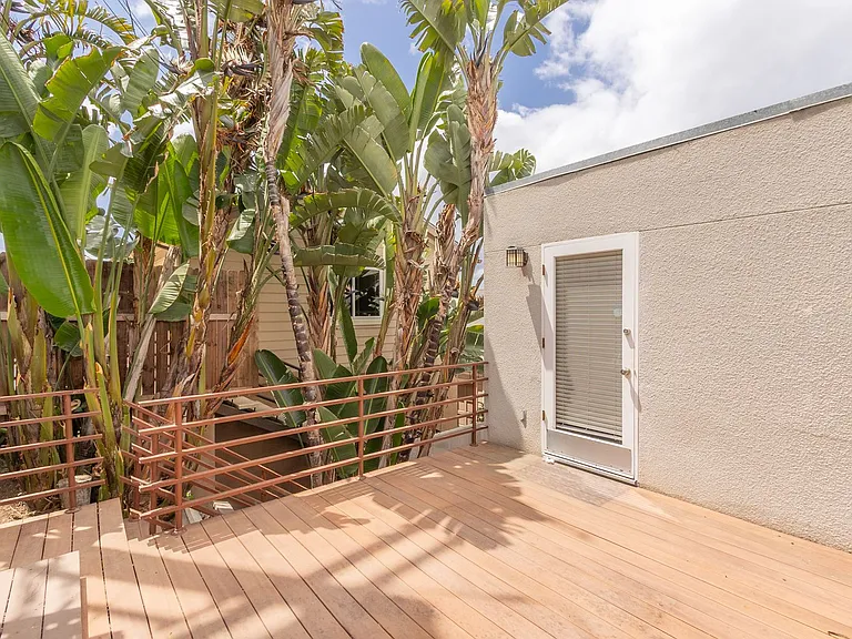 2511 Manchester Ave — Photo 42