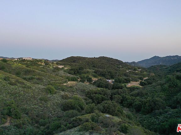 2nd image of 2000 Corsham Rd