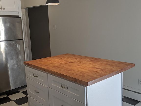 2nd image of 2631 N Sacramento Ave #1
