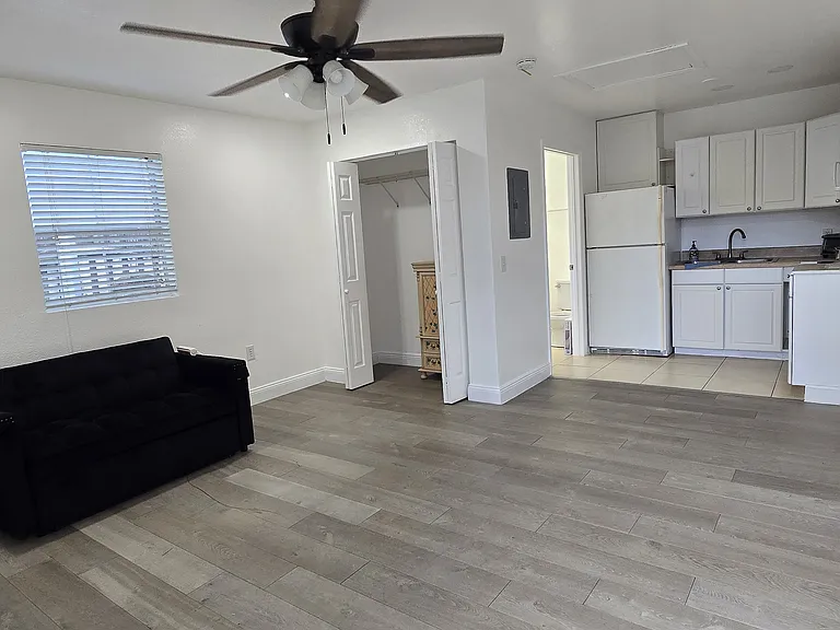 5814 Little River Dr #1 — Photo 2