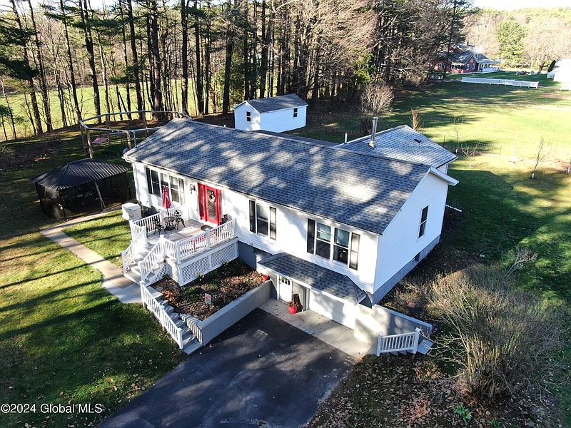 2nd image of 138 N 2nd Avenue