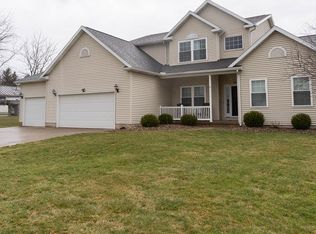 14 W Crest Dr, Shelby, OH 44875
