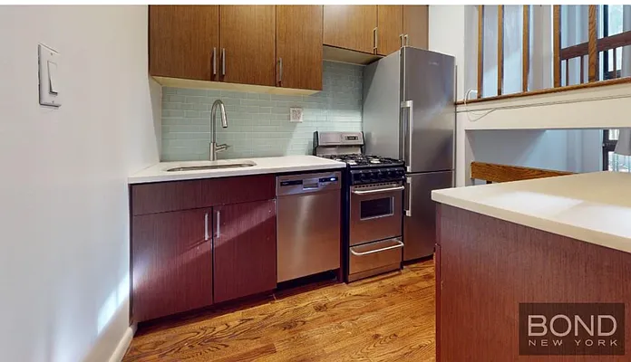 Rented by Bond New York | media 13