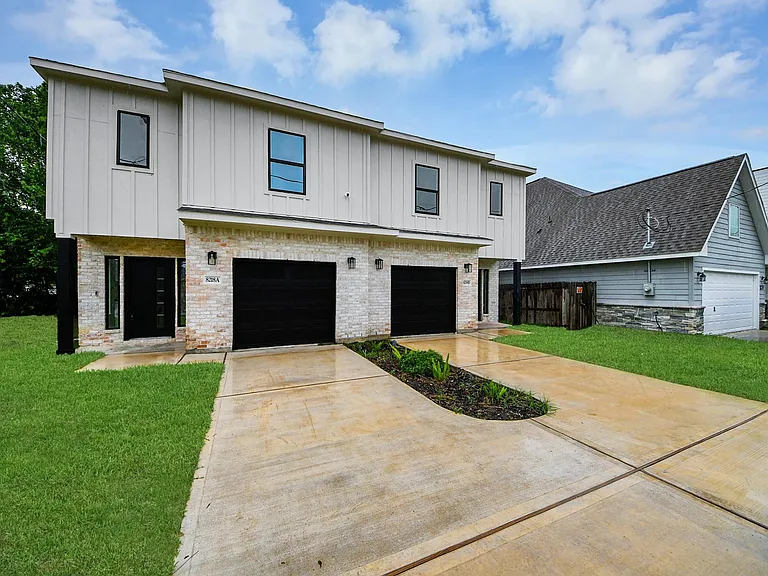 8218 Lawler St #B — Photo 1