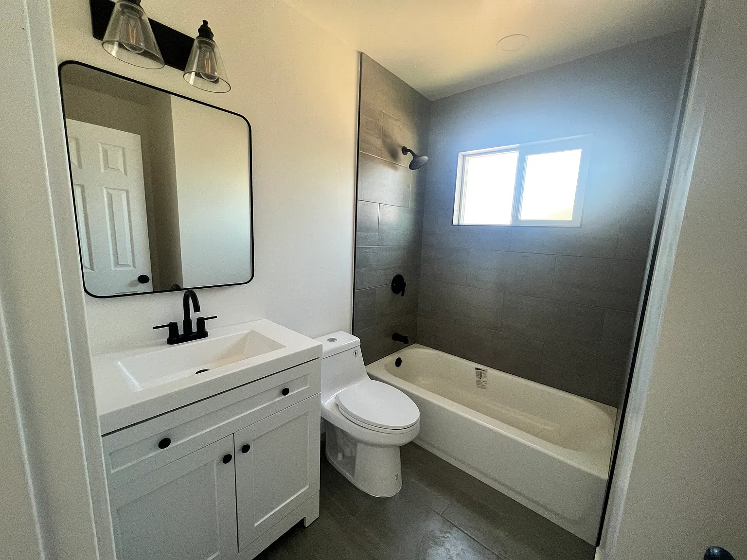 1 bed, 400 sqft, $2,200 — Photo 2