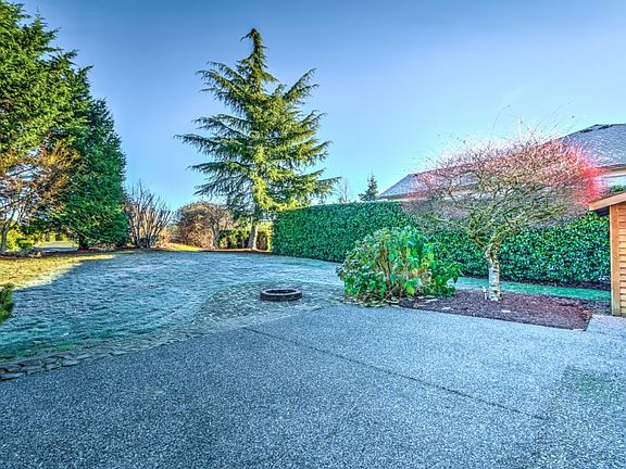 4th image of 18125 Cambridge Dr