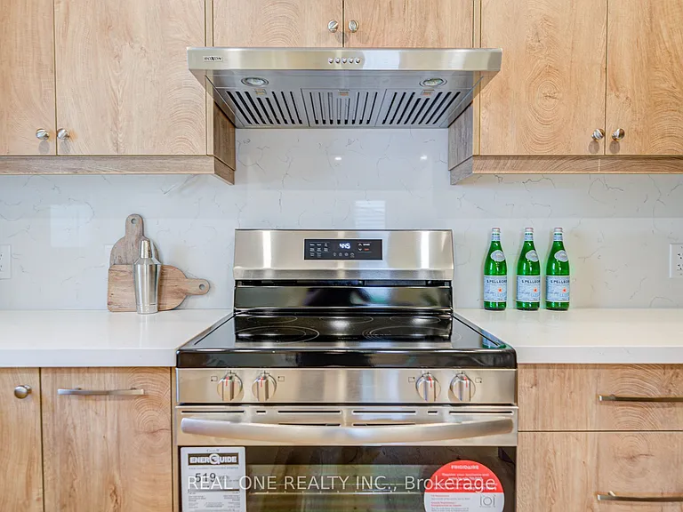 4052 Saint James Ave — Photo 12