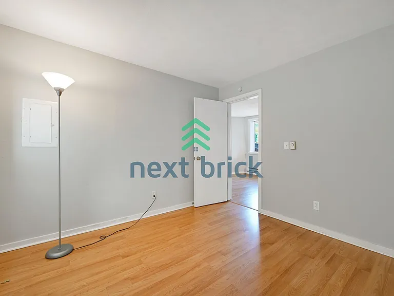 2243 14th Ave W #B — Photo 10