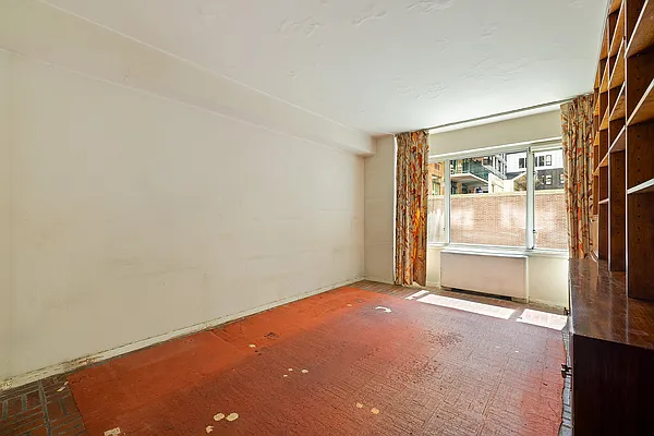 Bedroom, photo 1
