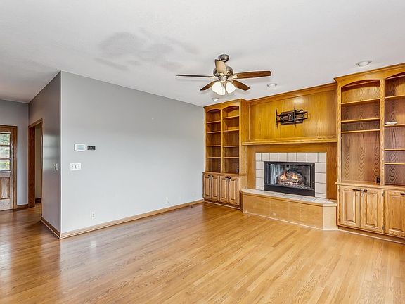 4th image of 4010 N Sweet Bay St