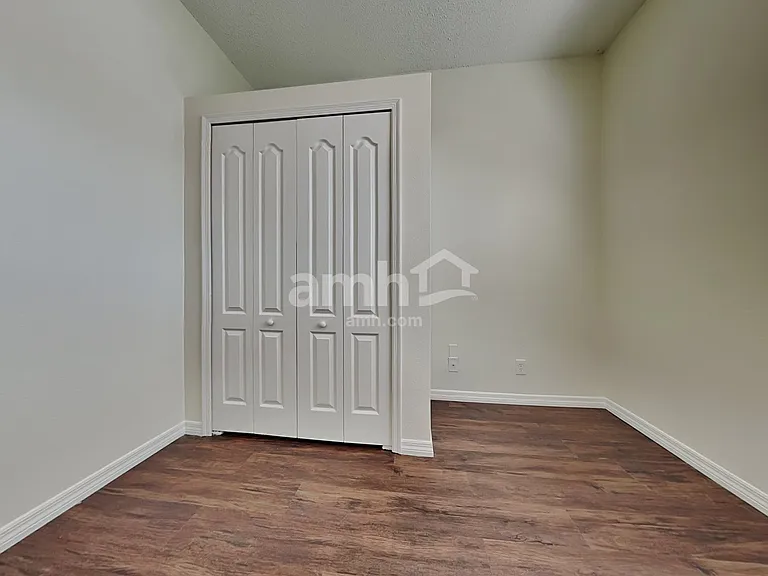 12727 Westwood Lakes Blvd — Photo 14