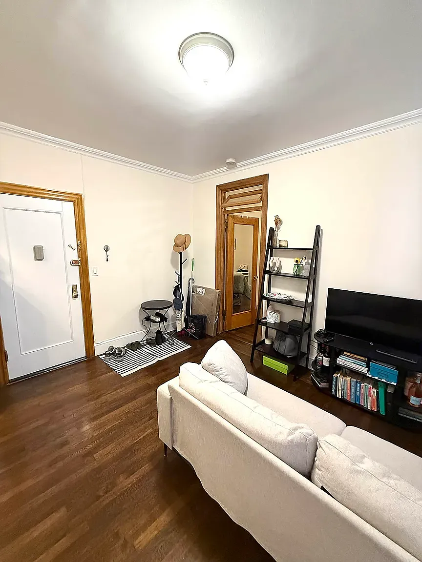 22 West 77th Street — Photo 3