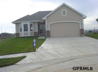 9518 Honey Locust Cres, La Vista, NE 68128