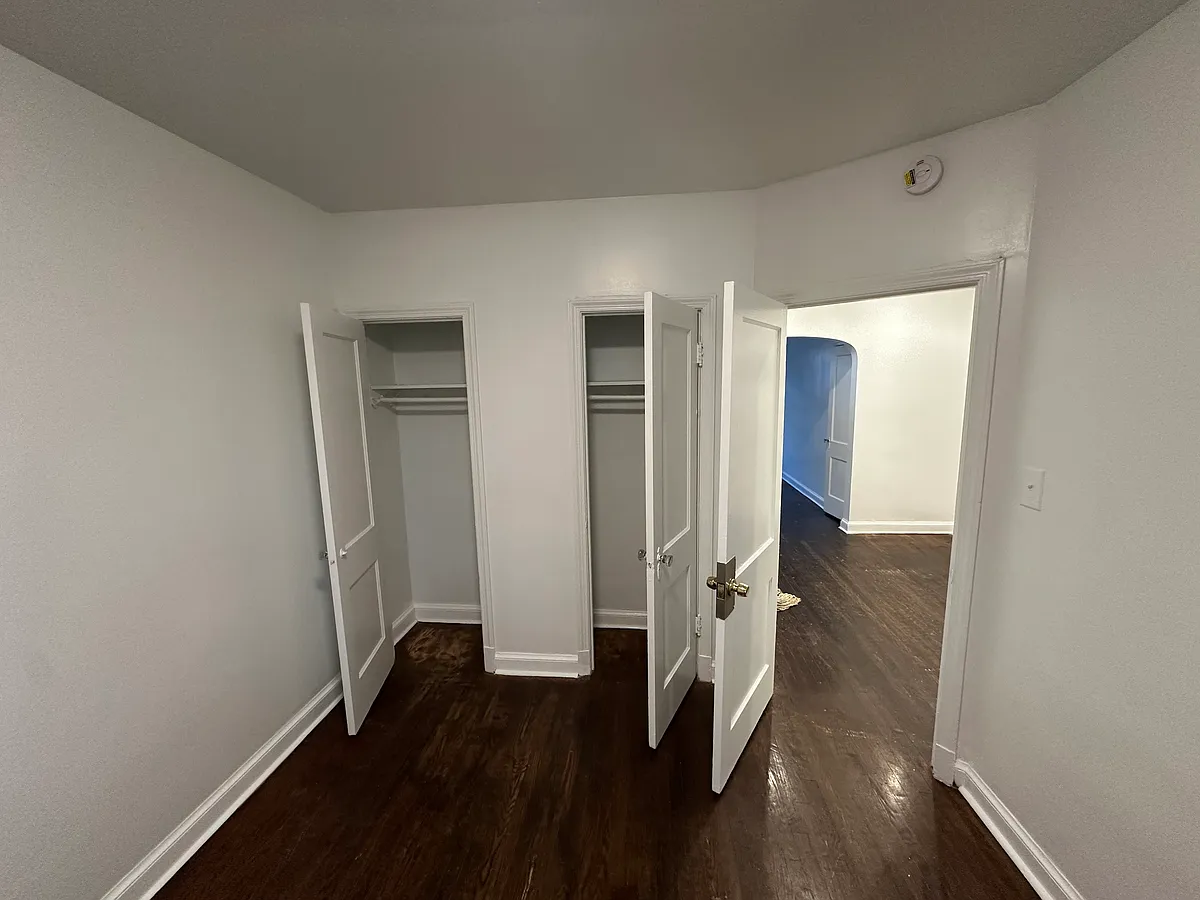 Building Photo - 1357 Adams St NE #4