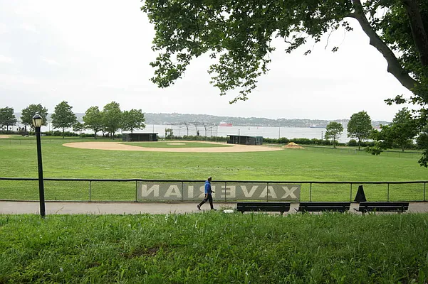 Rented by Norman Raindel, LREB | media 32