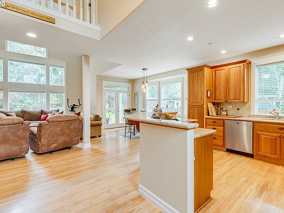 5th image of 16284 Barlow Dr