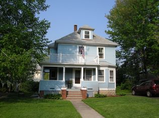 53 Boxwood Ave, Cranston, RI 02910