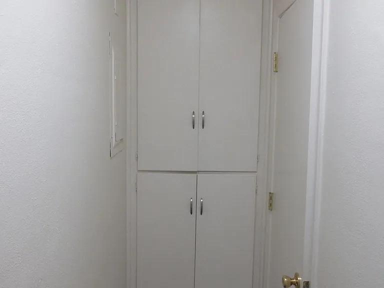 One Bedroom House, Water, Sewer and Garbage are Provided! — Photo 12