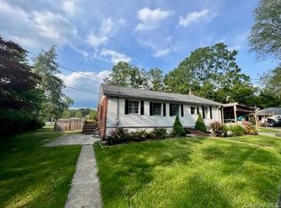 64 Teneyck Ave, Greenwood Lake, NY 10925