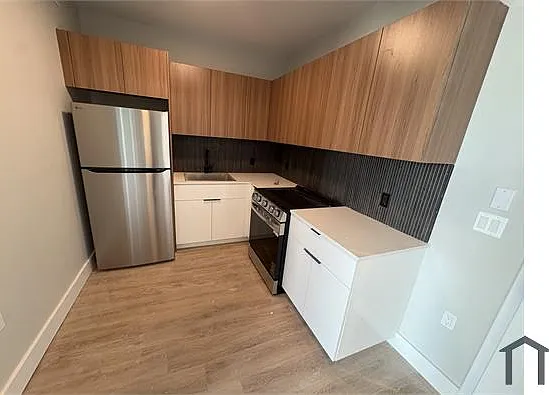115 Beach 115th St — Photo 5