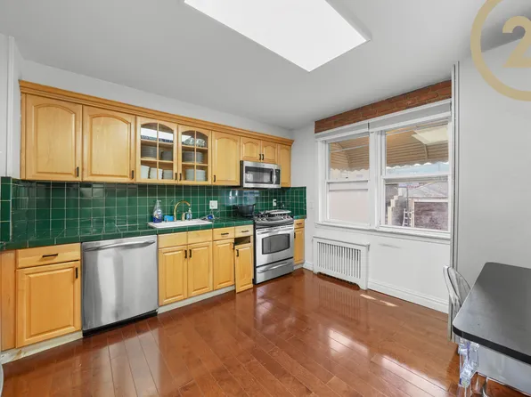 1530 East 2nd Street image 11 of 25