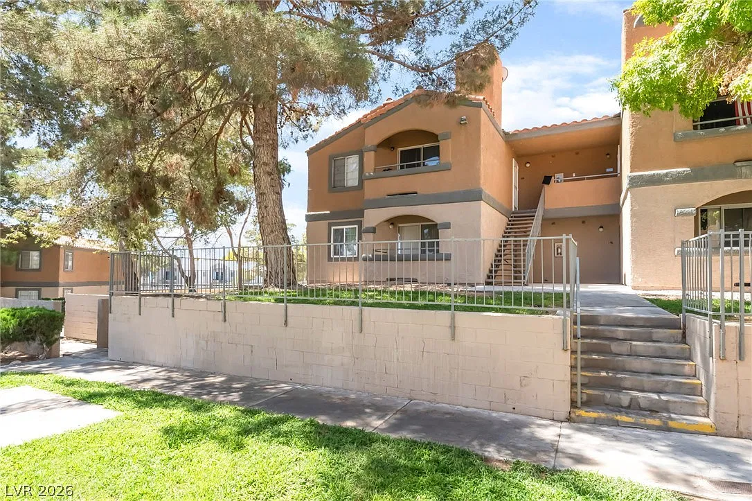 1 bed, 1.0 bath, 660 sqft, $1,100 — Photo 1