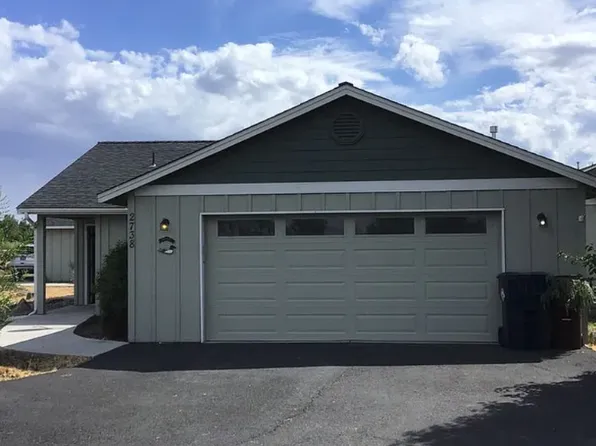 2738 SW Juniper Ave, Redmond, OR 97756