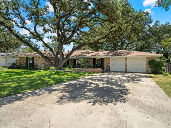 638 Rocklyn Dr, Windcrest, TX 78239