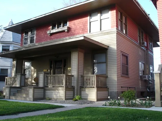 2 bed, 1.0 bath, $1,400 — Photo 2