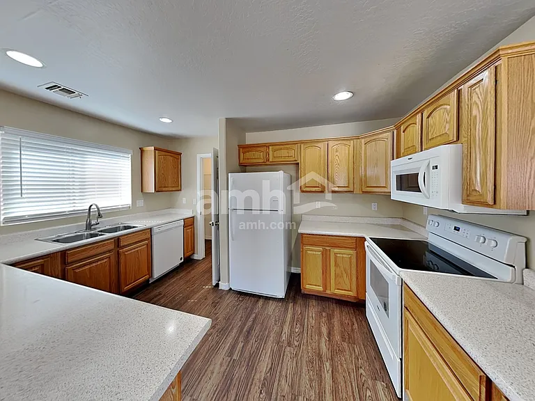 11229 W Mariposa Dr — Photo 3