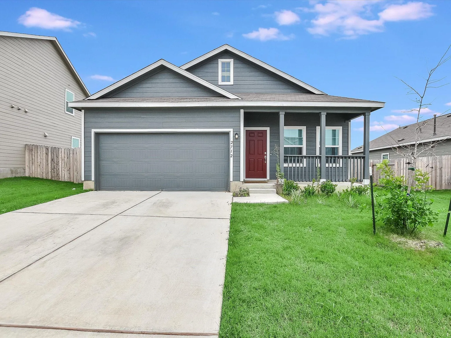 3 bed, 2.0 bath, 1220 sqft, $2,099 — Photo 2
