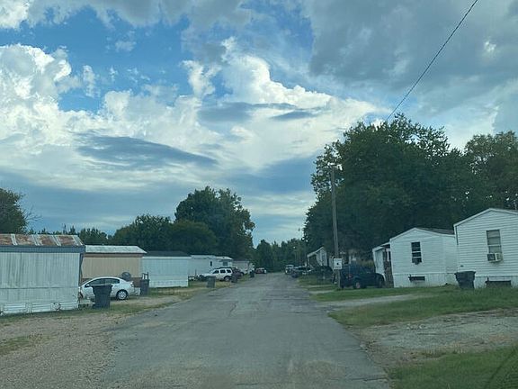 3rd image of 1305 N Floyd St Lot 33